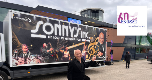 Muzikaal spektakel op het water: Sonny’s Inc. treedt op tijdens bedrijfsfeest DKC