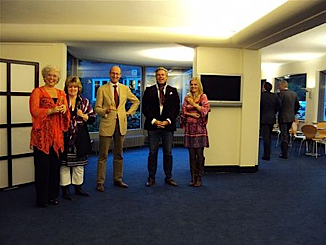 Het bestuur van de Stichting- Jacqueline Weesie, Liesbeth Hendrix, Maarten Rutgers, Theo Lodewijkx en Peggy Hoetmer