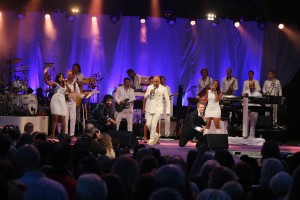 Sonny's inc. Small Bigband in white outfit